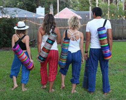 Bolsa de esterilla de yoga roja y azul hecha a mano