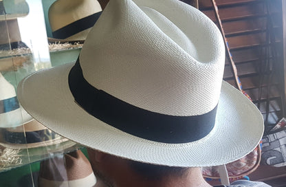 Sombrero Panamá Montecristi Natural Grado 10 Fino Hecho a Mano